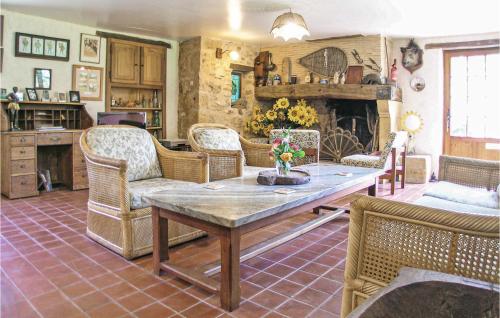 Awesome home in Monpazier with WiFi, Private swimming pool and Outdoor swimming pool