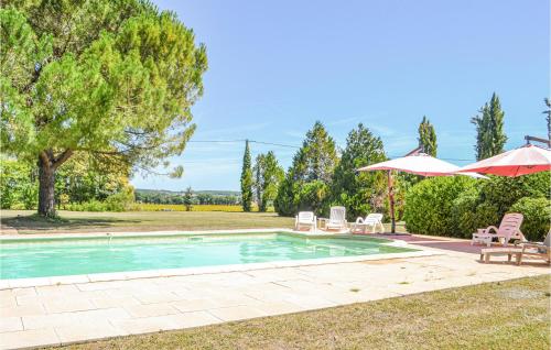 Awesome home in Montaut with Outdoor swimming pool, WiFi and 3 Bedrooms