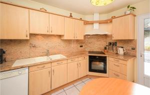 Awesome home in Montignargues with 3 Bedrooms, WiFi and Outdoor swimming pool