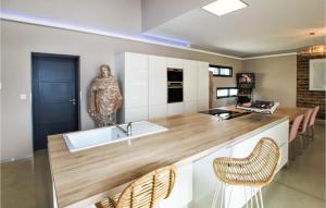 Awesome home in Montlimar with Outdoor swimming pool, WiFi and Private swimming pool