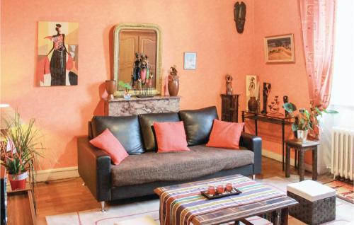 Awesome home in Morlaix with 3 Bedrooms