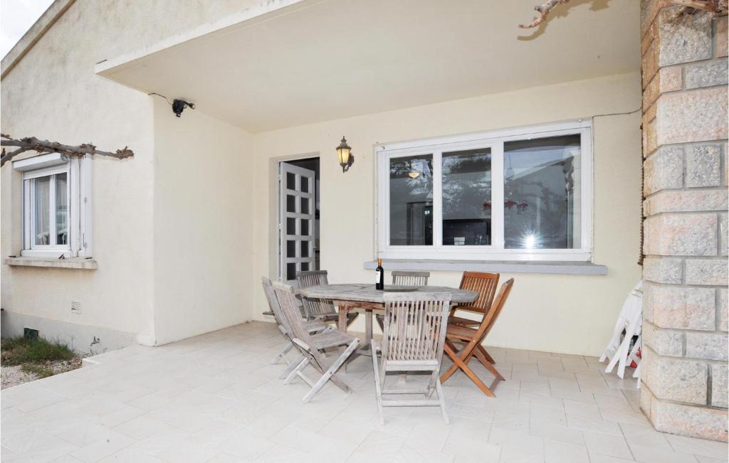 Maison de vacances Awesome home in Narbonne-Plage with 3 Bedrooms and WiFi  11100 Narbonne-Plage