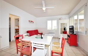 Awesome home in Narbonne-Plage with 3 Bedrooms and WiFi