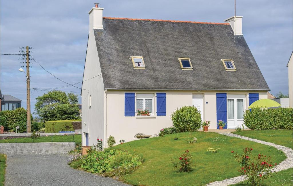 Awesome home in Paimpol with 5 Bedrooms and WiFi , 22500 Paimpol