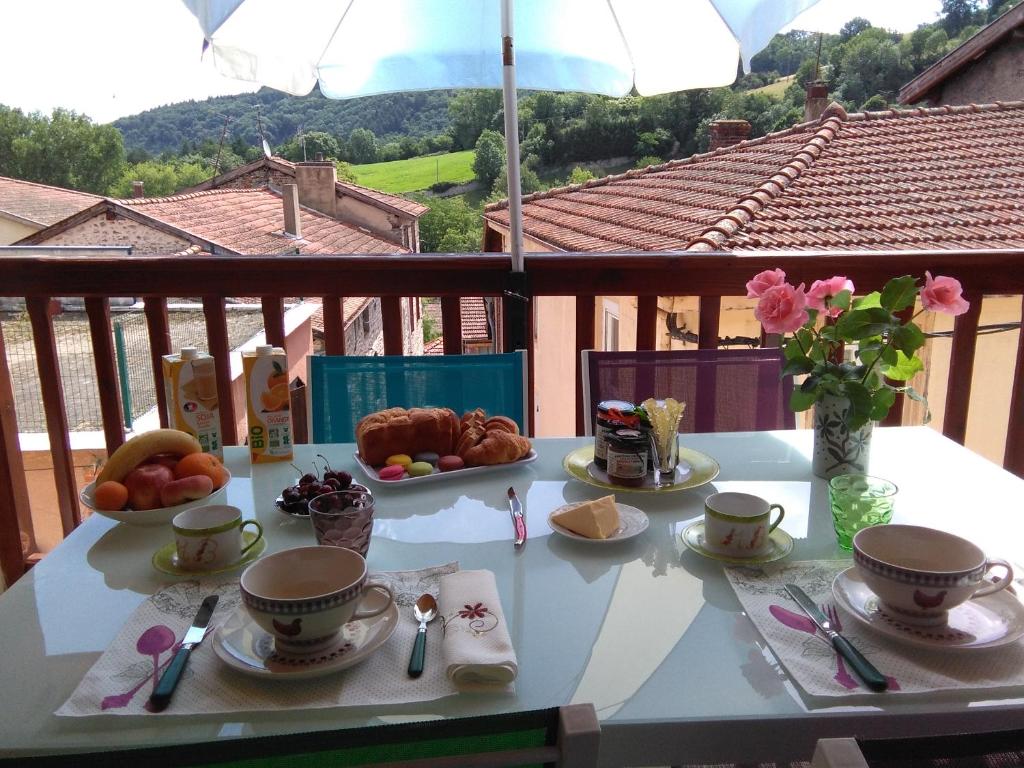Awesome home in Pedrgo Grande with 4 Bedrooms, WiFi and Swimming pool 3270-310 Pedrógão Grande