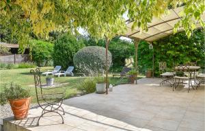 Maison de vacances Awesome home in Pernes les Fontaines with 3 Bedrooms, WiFi and Outdoor swimming pool  84210 Pernes-les-Fontaines Provence-Alpes-Côte d\'Azur