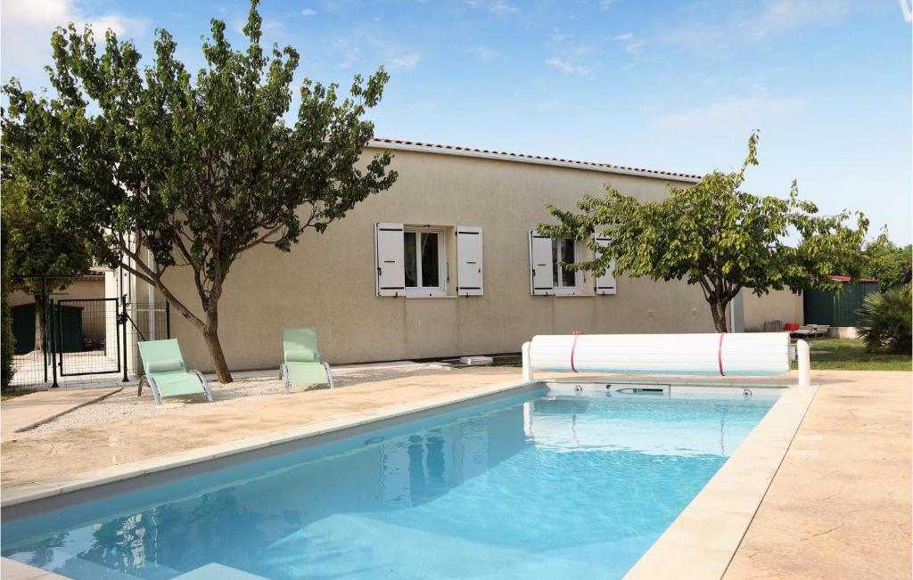 Awesome home in Pierrelatte with Outdoor swimming pool and 3 Bedrooms , 26700 Saint-Just-la-Pendue