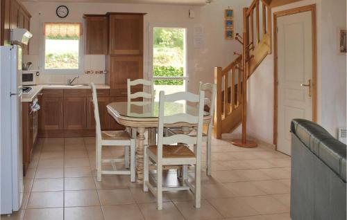 Awesome home in Plestin les Greves with 2 Bedrooms and WiFi