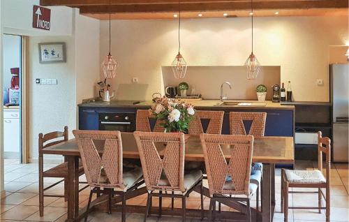 Awesome home in Ploneour Lanvern with 3 Bedrooms and WiFi