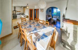 Awesome home in Plouguerneau with 4 Bedrooms and WiFi