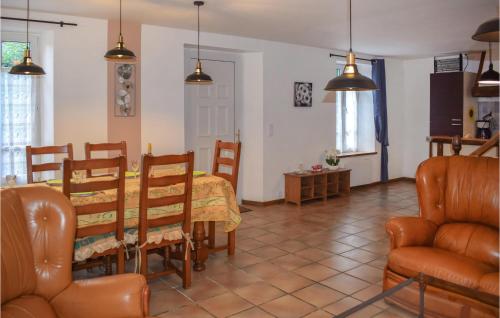 Awesome home in Plounvez-Modec with Outdoor swimming pool and 3 Bedrooms