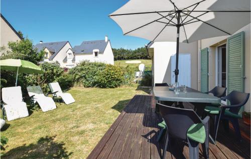 Awesome home in Port-en-Bessin-Huppain with 4 Bedrooms and WiFi