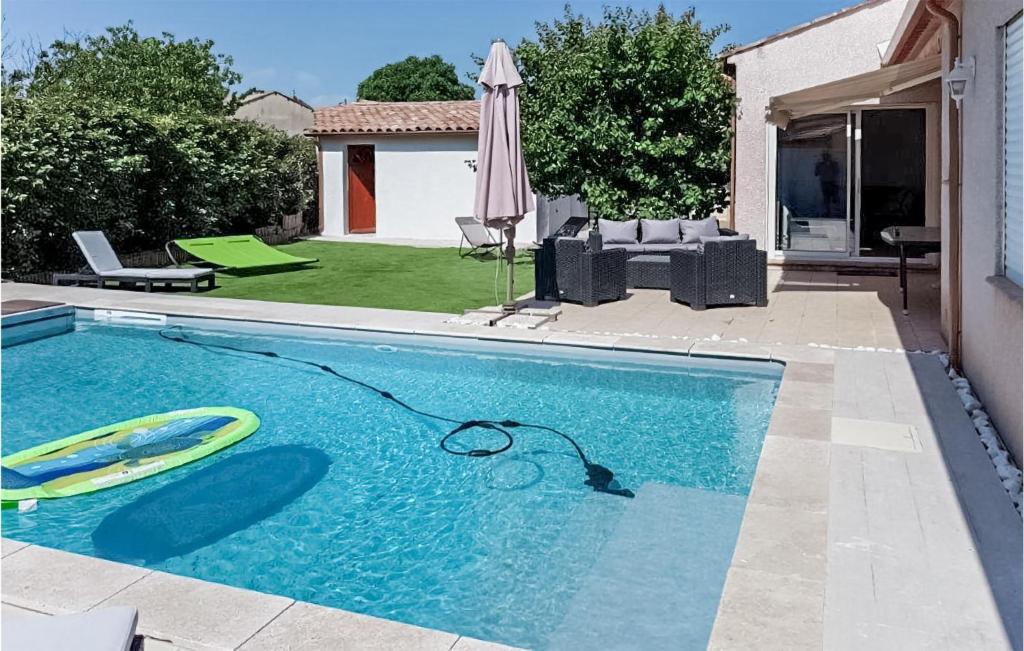 Awesome home in Quarante with Outdoor swimming pool, 5 Bedrooms and WiFi , 34310 Quarante