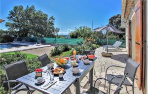 Awesome home in Rochefort du Gard with Private swimming pool, Outdoor swimming pool and Heated swimming pool