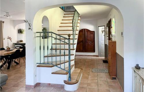 Awesome home in Rognac with Outdoor swimming pool, WiFi and 3 Bedrooms
