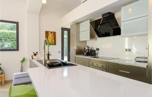 Awesome home in Rognes with Outdoor swimming pool, WiFi and 3 Bedrooms