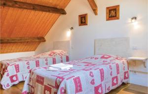 Awesome home in Roisel with 3 Bedrooms and WiFi