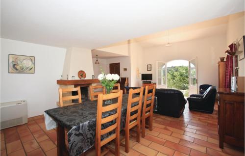 Awesome home in Roquebrun with 4 Bedrooms, WiFi and Outdoor swimming pool