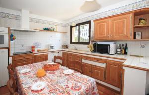 Awesome home in Roquebrun with 4 Bedrooms, WiFi and Outdoor swimming pool
