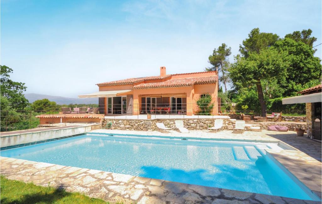 Awesome home in Roquefort les Pins with 4 Bedrooms, WiFi and Private swimming pool , 06330 Roquefort-les-Pins