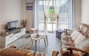 Awesome home in Saint-Carreuc with WiFi and 3 Bedrooms