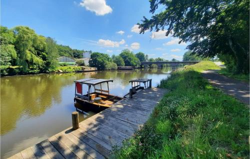 Awesome home in Saint-Martin-Sur-Oust with 3 Bedrooms