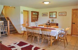 Awesome home in Saint-Pierre-sur-Orth with 4 Bedrooms