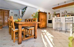 Awesome home in Saint Quentin la poter with WiFi and 3 Bedrooms