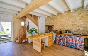 Awesome home in Sainte-Marie-de-R with 9 Bedrooms and WiFi