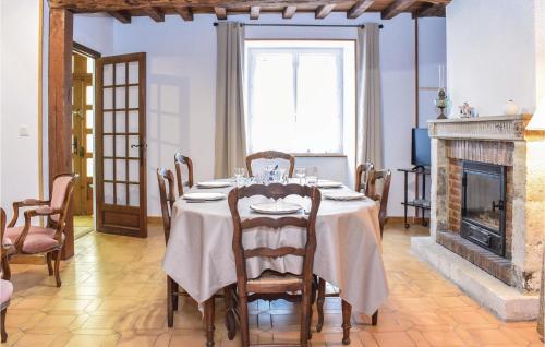 Awesome home in Sainte-Mre-Eglise with 3 Bedrooms and WiFi