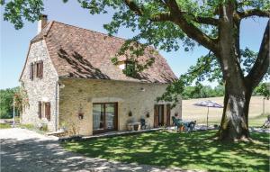Awesome home in Salviac with 2 Bedrooms, Private swimming pool and Outdoor swimming pool