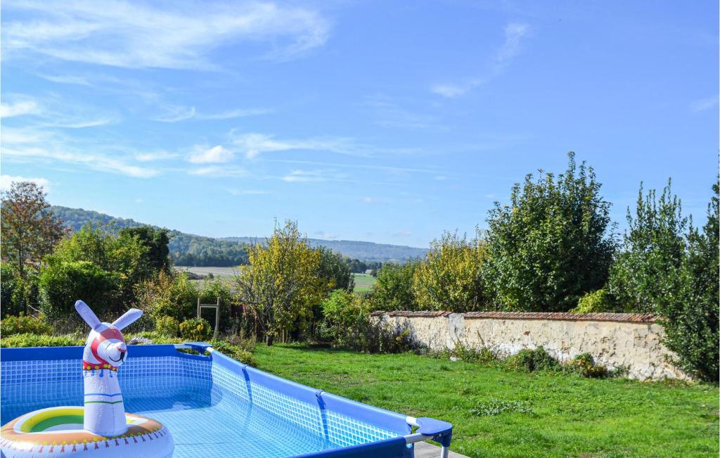 Maison de vacances Awesome home in Saulchery with Outdoor swimming pool, 5 Bedrooms and WiFi  02310 Saulchery