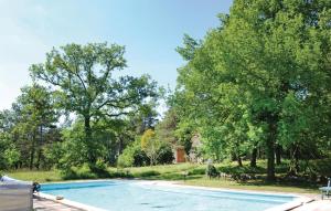 Maison de vacances Awesome home in Sers with 4 Bedrooms, WiFi and Outdoor swimming pool  16410 Sers -1