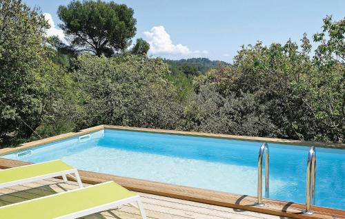 Awesome home in Sollies Toucas with 3 Bedrooms, WiFi and Private swimming pool