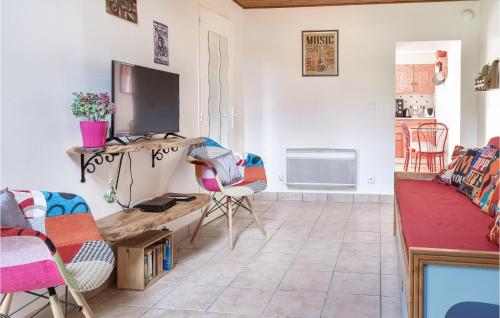 Awesome home in St Avaugourd Des Lande with 2 Bedrooms and Internet