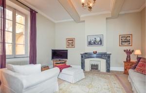 Awesome home in Thzan-des-Corbires with 6 Bedrooms, WiFi and Outdoor swimming pool