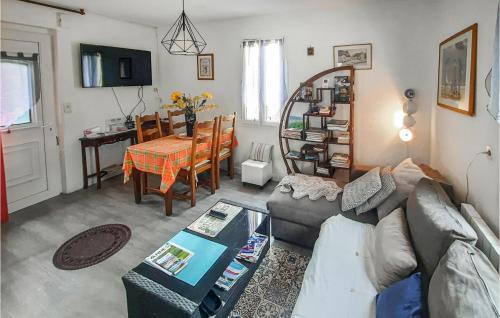 Awesome home in Vannes with 2 Bedrooms and WiFi