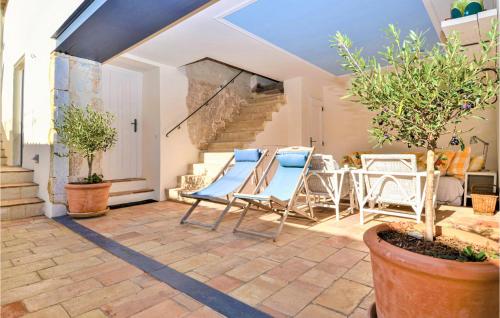 Awesome home in Verfeuil with WiFi, Private swimming pool and Outdoor swimming pool