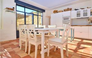 Awesome home in Verfeuil with WiFi, Private swimming pool and Outdoor swimming pool