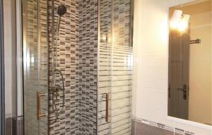 Awesome home in Verquires with 3 Bedrooms, WiFi and Outdoor swimming pool