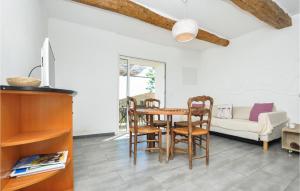 Awesome home in Villecroze with WiFi and 3 Bedrooms