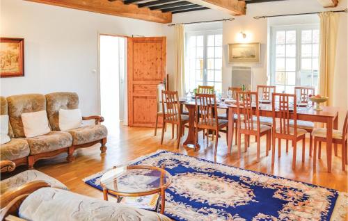 Awesome home in Volckerinckhove with 5 Bedrooms and WiFi