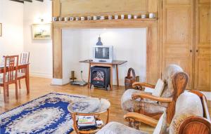 Awesome home in Volckerinckhove with 5 Bedrooms and WiFi