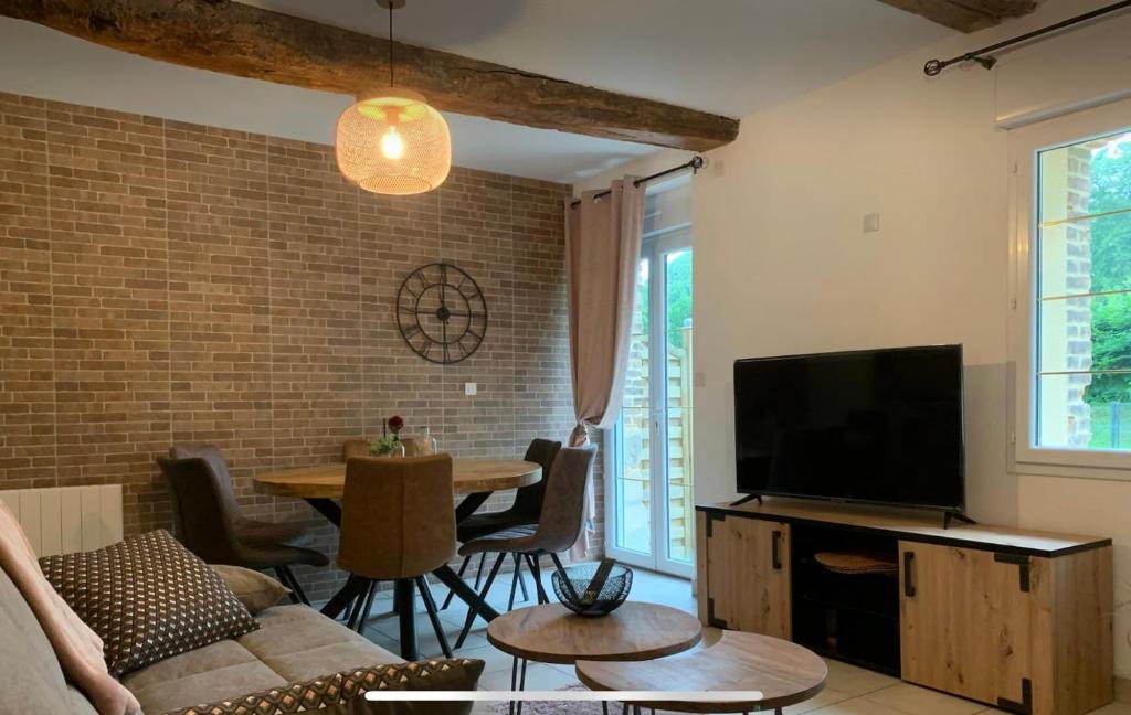 Awesome home in Zerpenschleuse with 2 Bedrooms and WiFi 16348 Zerpenschleuse