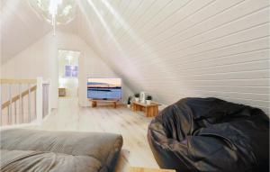 Awesome home in Zerpenschleuse with 2 Bedrooms, WiFi and Sauna