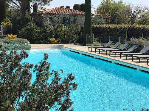 Bastidon avec piscine Gordes Lubéron
