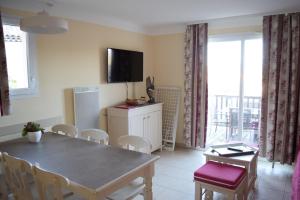 Bastidon with terrace - residence with POOL