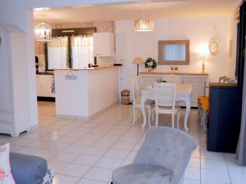 Beachfront holiday home, Guisseny