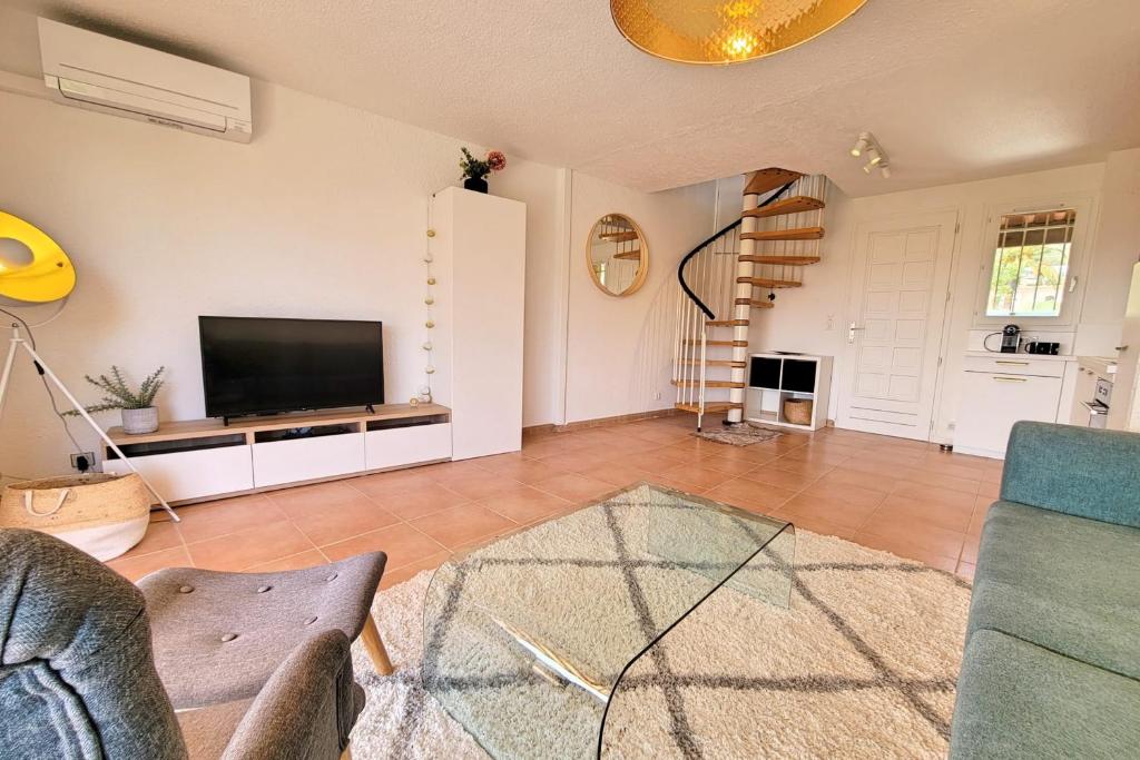 Maison de vacances Beau DUPLEX avec JARDIN-TERRASSE-WIFI-CLIMATISEUR 42 Rue du Sénégal 83150 Bandol