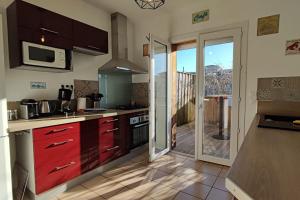 Beautifuf house 110m with terrace and games room